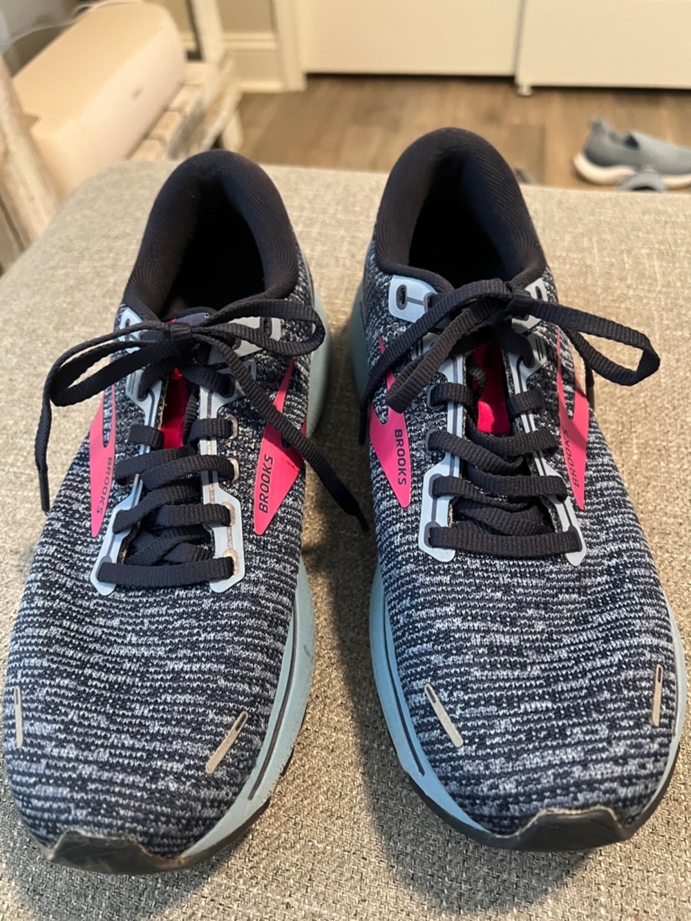 Brooks Ghost 14 Women's Running Shoes — Bright Pink and Navy/Gray Pair size 9M - Picture 2 of 15
